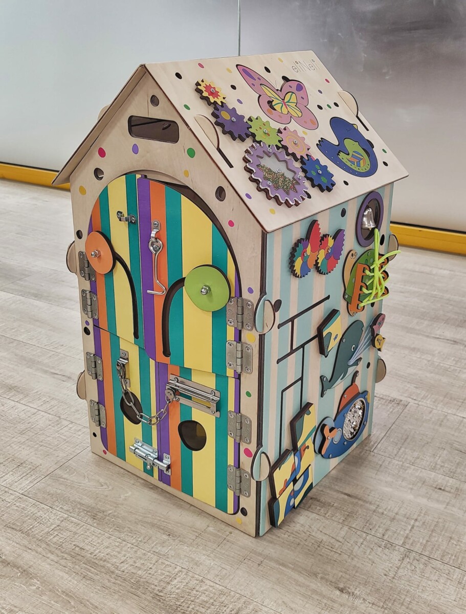 Activity board – svítící domeček zoo