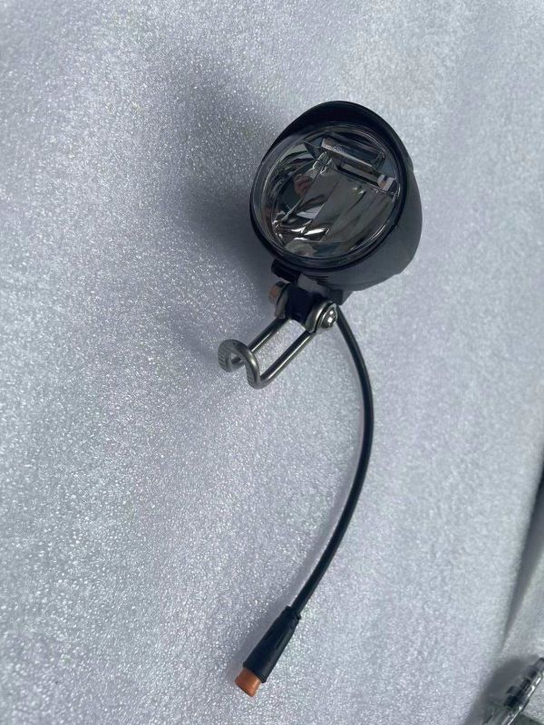 Světlo na elektricky pohon k invalidnímu vozíku