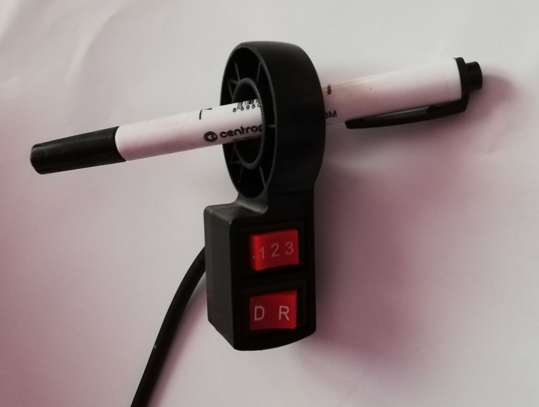 Přepínač rychlosti 1-2-3 a jízdy do předu a dozadu R / D na elektrickou koloběžku