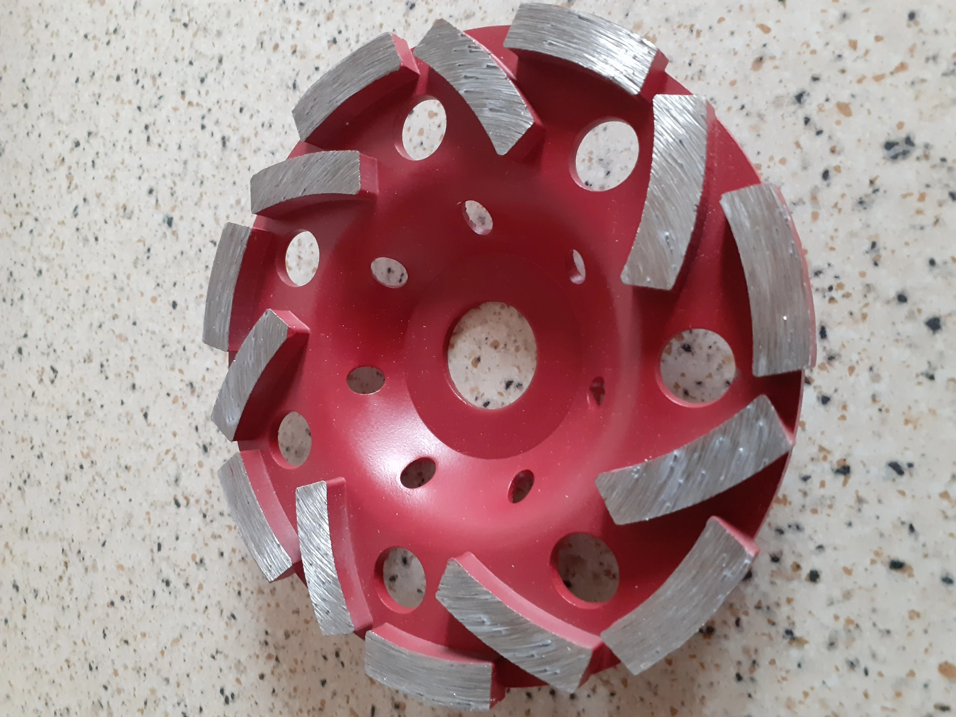 Diamantový hrncový brusný kartáč 125mm