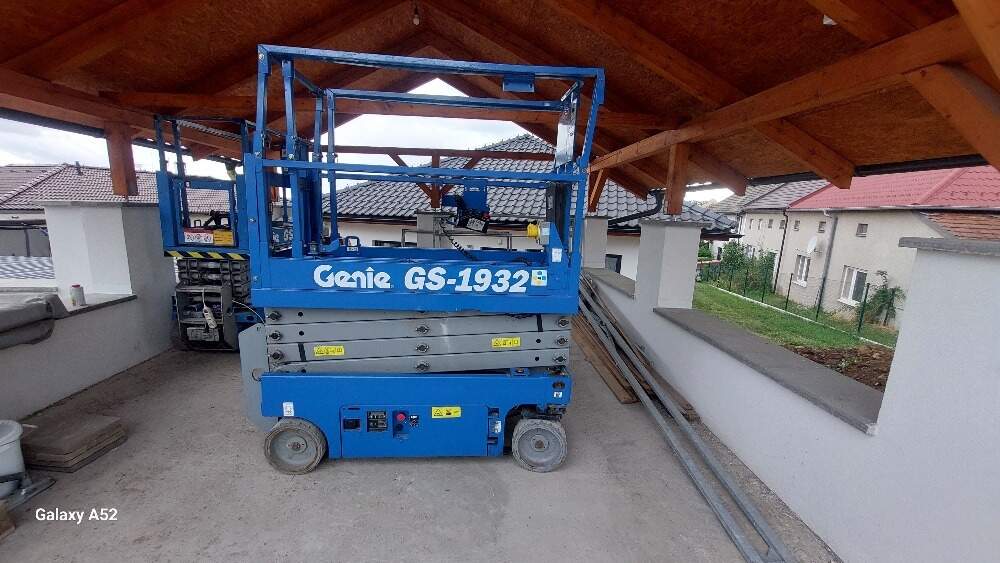 Bateriová nůžková plošina 8m