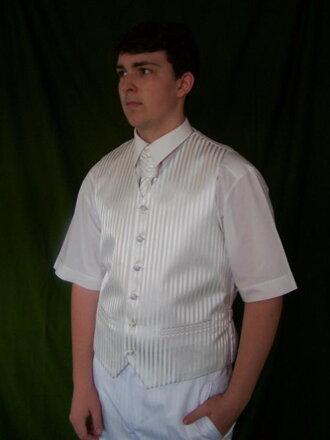 Vesta s regatou bílá s proužkem-Půjčení.